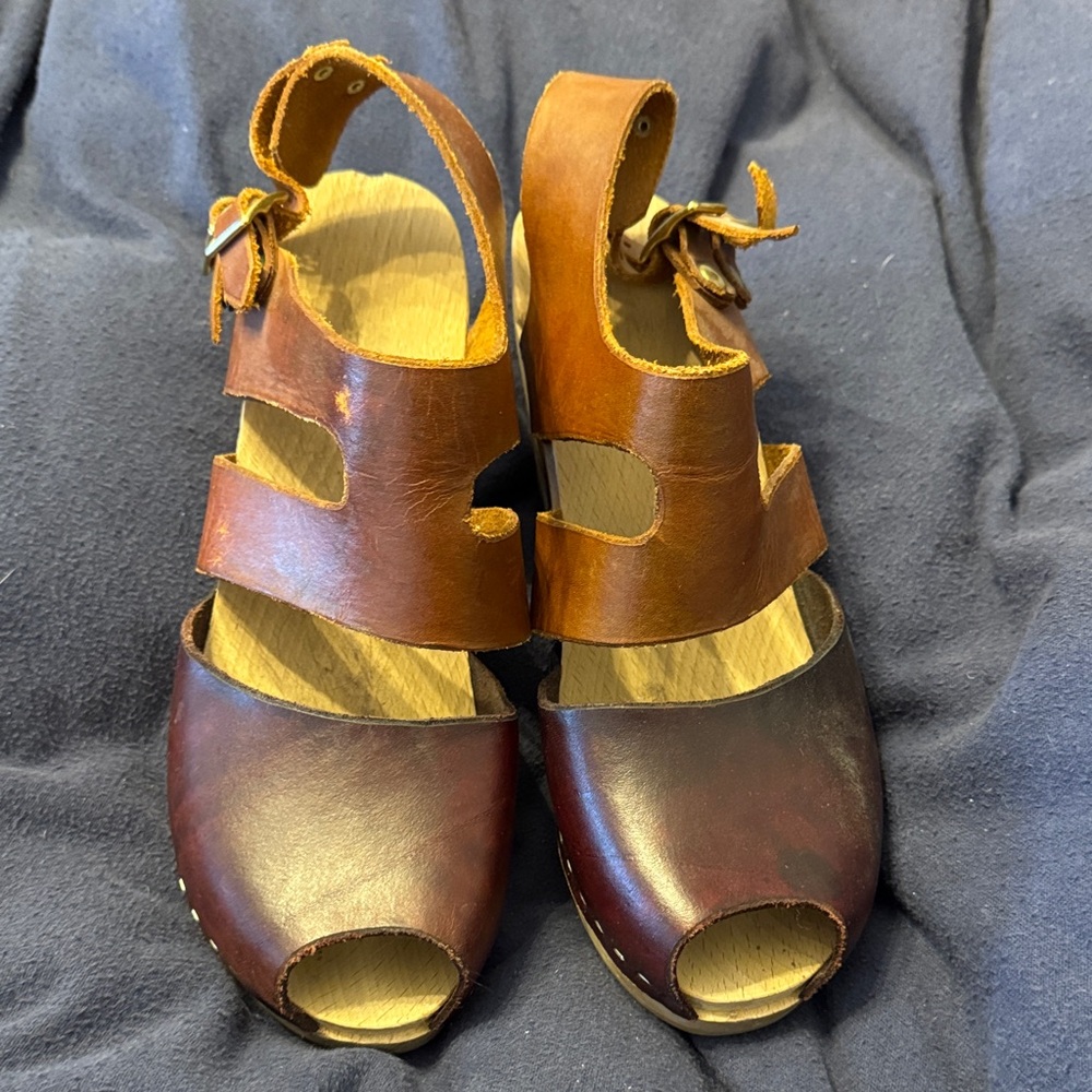 Like Bryr HANDMADE in Montana - Chestnut Leather Mules - Clogs